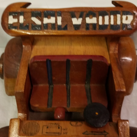 Vintage Handcrafted Wooden Antique Roadster Classical Car - Picture 4 of 13